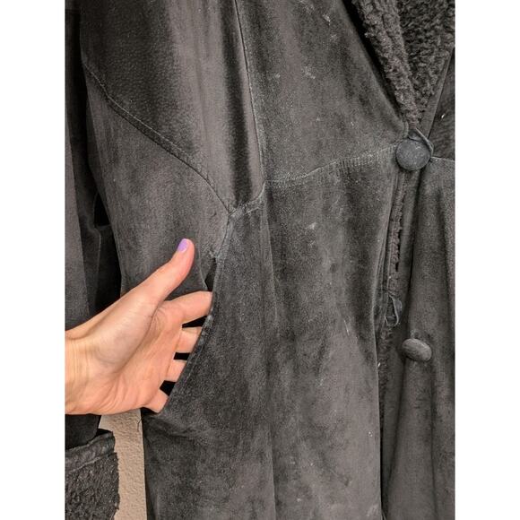 Vintage Black Suede Sherpa Lined Overcoat - Picture 6 of 6